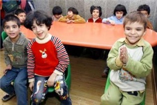 مهر مادرانه دو بانوی نیکوکار چتر حمایتی 100 کودک ایزوله درالبرز