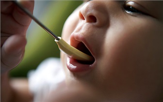 10 نکته برای شروع تغذیه تکمیلی کودک