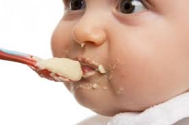 غذا دادن به نوزاد را با فرنی و حریر بادام شروع کنید