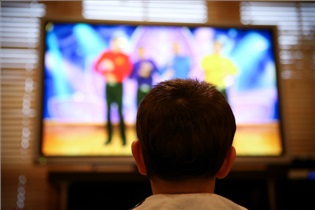  چرا در اتاق بچه ها نباید تلویزیون بگذارید؟