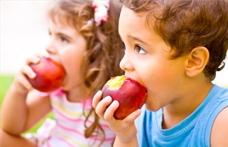نکات مهم در مورد تغذیه کودک در سال دوم زندگی
