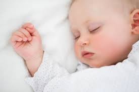 نوزادان را به خوابیدن در سرو صدا عادت ندهید