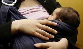 شیر دادن مادر به نوزاد در کاهش کمردرد های پس از زایمان موثر است