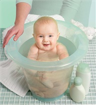 نوزاد خود را کجا حمام می کنید