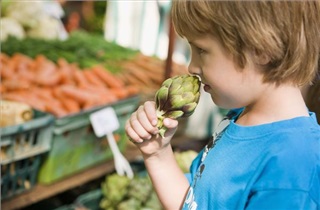 چگونه کودکان را به خوردن سبزیجات علاقه‌مند کنیم؟