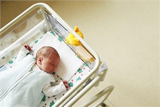 حق انتخاب بیمارستان برای زایمان با دکتر است یا مادر؟