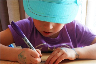 چگونه مهارت «نوشتن» در کودک پیش دبستانی را تقویت کنیم؟
