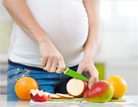 از مهم ترین عوامل کاهش عوارض بارداری، تغذیه مناسب است