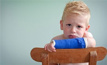 15 درصد شکستگی‌های استخوان کودکان مربوط به صفحه رشد است