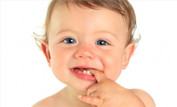 راهکاری ساده برای کاهش درد رویش دندان در کودکان