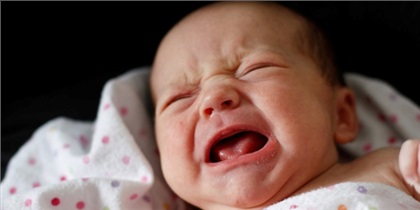 چطور گریه نوزاد را آرام کنیم؟