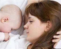فواید و ویژگی‌های شیر مادر چیست؟