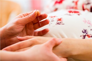 تاثیر طب سوزنی در کاهش درد دوران بارداری 