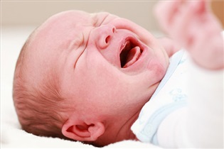 4 علت شایع گریه نوزادان