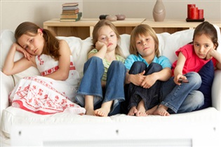 5خطر تلویزیون برای کودکان