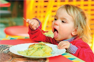 کودکان تا دو سالگی چه صبحانه‌ای بخورند؟