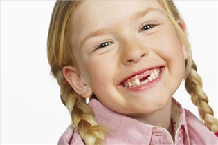 زمان رشد دندان شیری کودکان