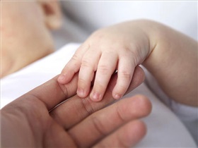5 روش برای ایجاد یک ارتباط سالم با نوزاد