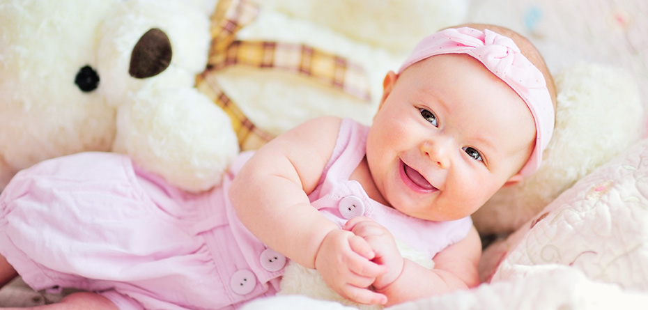 لبخند نوزاد نشانه چیست؟