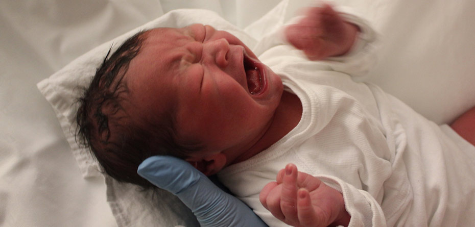 تشنج نوزادان چه دلایلی دارد؟