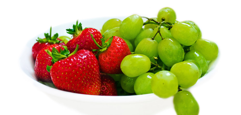 کاهش ابتلا به عفونت با مصرف انگور و توت فرنگی 