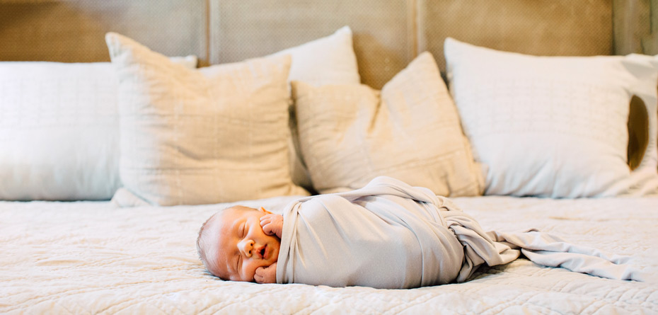 خواباندن نوزاد روی تخت والدین ممنوع!