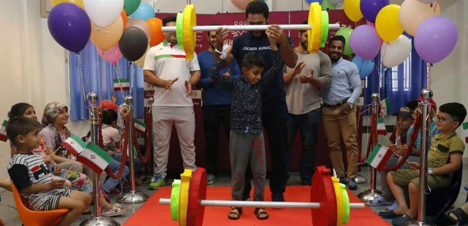تمرین قهرمانی ملی پوشان وزنه برداری با کودکان محک