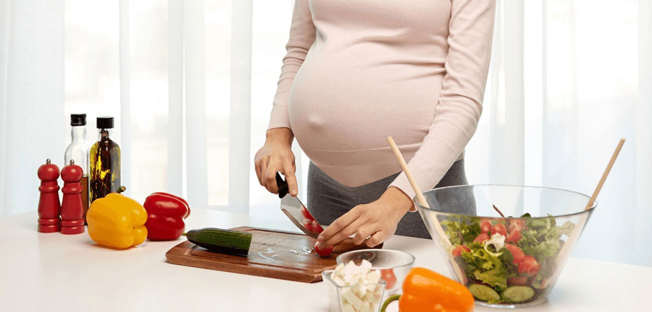 طرز تهیه سه وعده غذای سالم برای یک روز مادر باردار