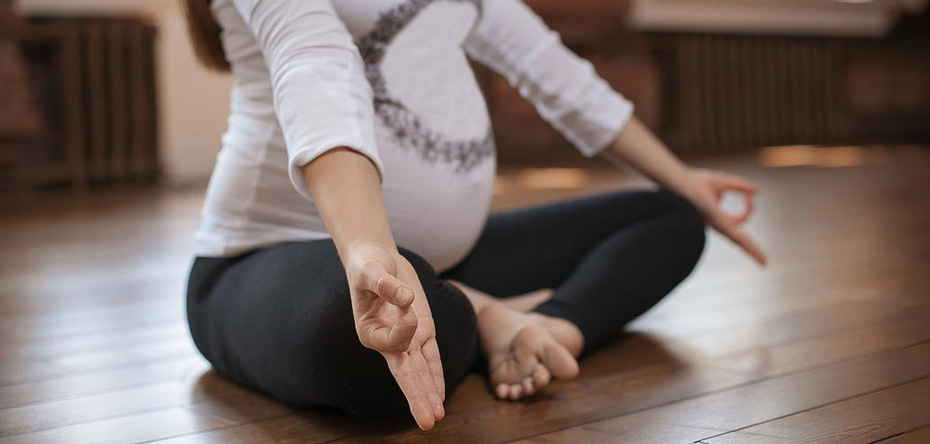 یوگا در بارداری و 12 مزیت آن+ اینفوگرافی