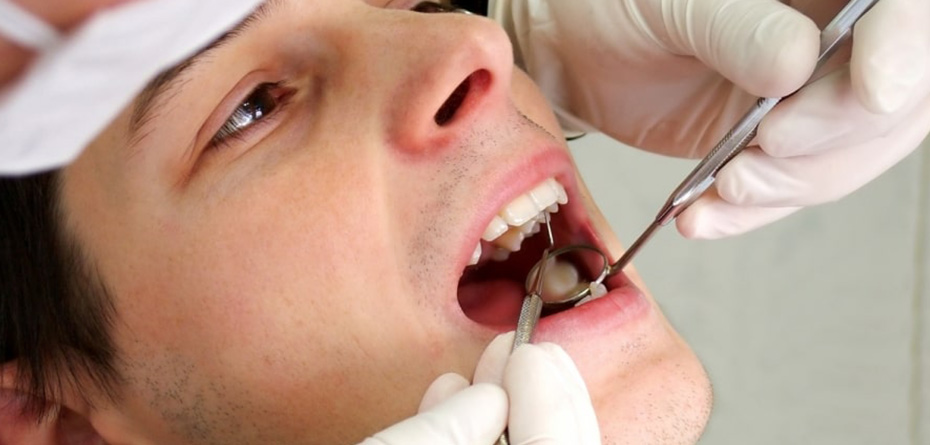 ادعای دندانپزشکان انگلیسی درباره "نخ‌ دندان"